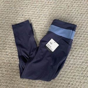 Senita athletics Capri with side pockets